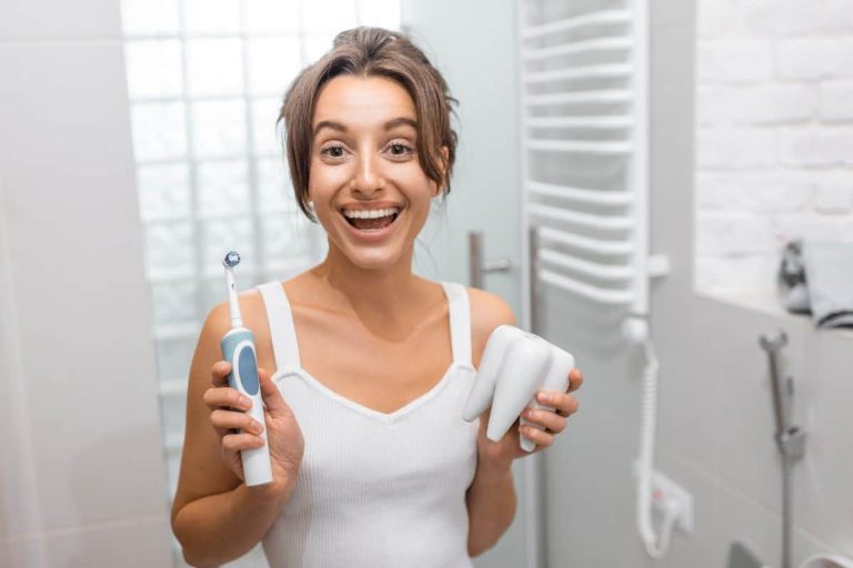 La Guida Definitiva per Scegliere il Giusto Spazzolino Elettrico