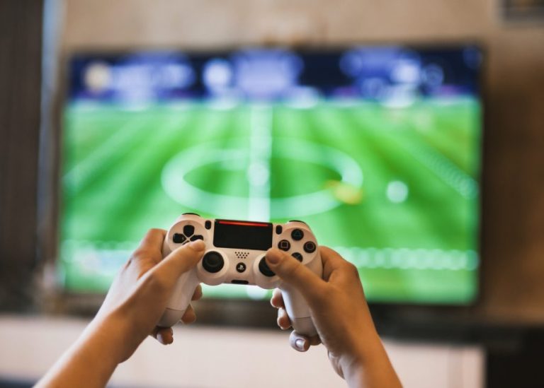 Best Online Games to Play With Friends From Home