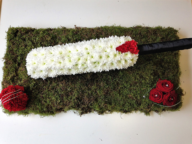 BESPOKE TRIBUTE.CRICKET BAT 200